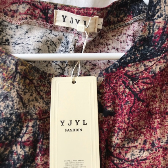 Women’s dress - Picture 3 of 3